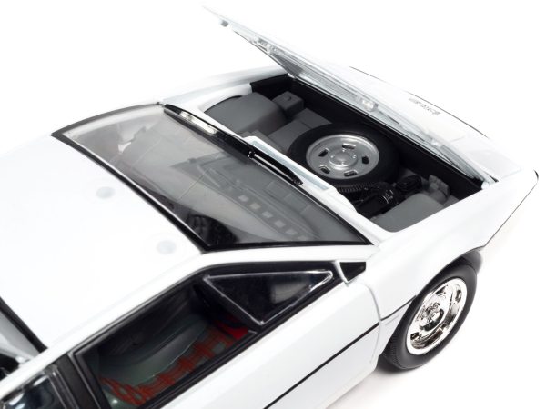 Lotus Esprit S1 Submarine Car White James Bond 007 "The Spy Who Loved Me" (1977) Movie "Silver Screen Machines" Series 1/18 Diecast Model Car by Auto World - Image 5