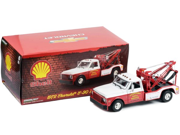 1972 Chevrolet C-30 Dually Wrecker Tow Truck "Downtown Shell Service - Service is Our Business" White and Red 1/18 Diecast Model Car by Greenlight - Image 2