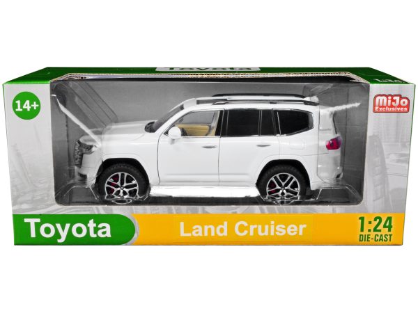 Toyota Land Cruiser White 1/24 Diecast Model Car - Image 2