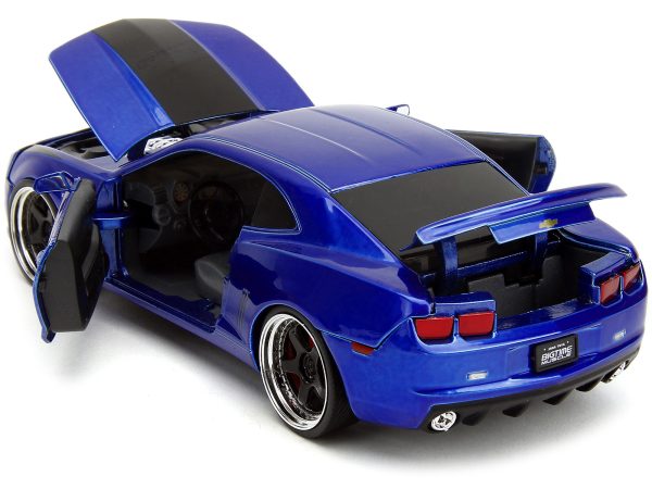 2010 Chevrolet Camaro Candy Blue with Black Hood "Bigtime Muscle" Series 1/24 Diecast Model Car by Jada - Image 3