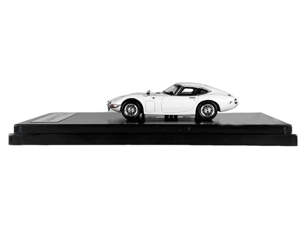 Toyota 2000GT White 1/64 Diecast Model Car by LCD Models - Image 4
