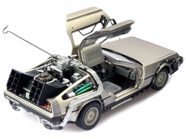 DMC DeLorean Time Machine Stainless Steel "Back to the Future" (1985) Movie 1/18 Diecast Model Car by Sun Star - Image 2