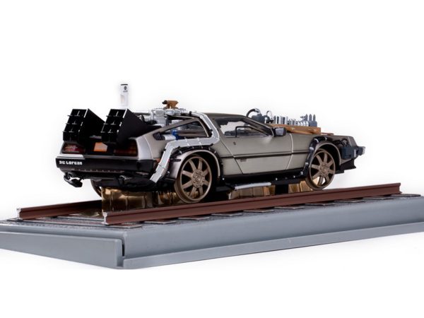 DMC DeLorean Time Machine Stainless Steel "Railroad Version" "Back to the Future: Part III" (1990) Movie 1/18 Diecast Model Car by Sun Star - Image 3