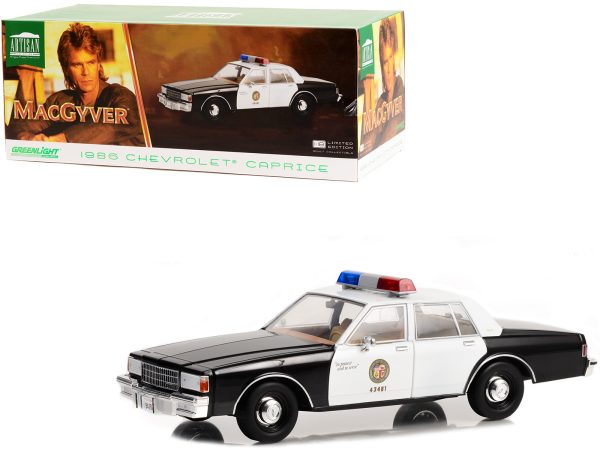 1986 Chevrolet Caprice Black and White LAPD (Los Angeles Police Department) "MacGyver" (1985-1992) TV Series "Artisan Collection" 1/18 Diecast Model Car by Greenlight - Image 2