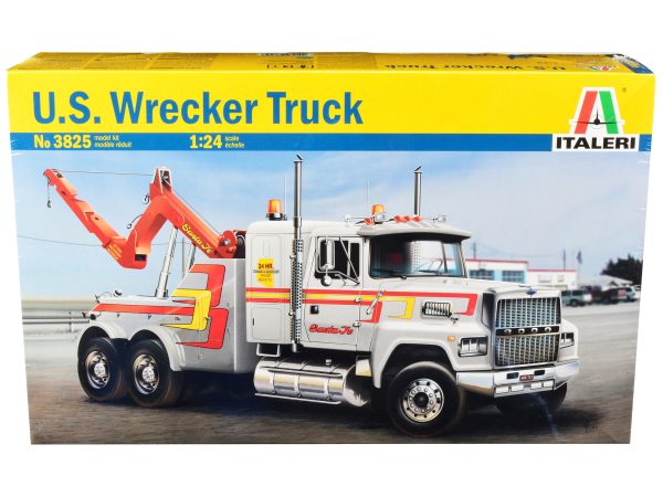 Skill 4 Model Kit U.S. Wrecker Tow Truck 1/24 Scale Model by Italeri - Image 3