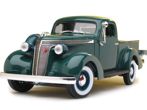 1937 Studebaker Express Pickup Truck Green 1/18 Diecast Model Car by Road Signature - Image 2