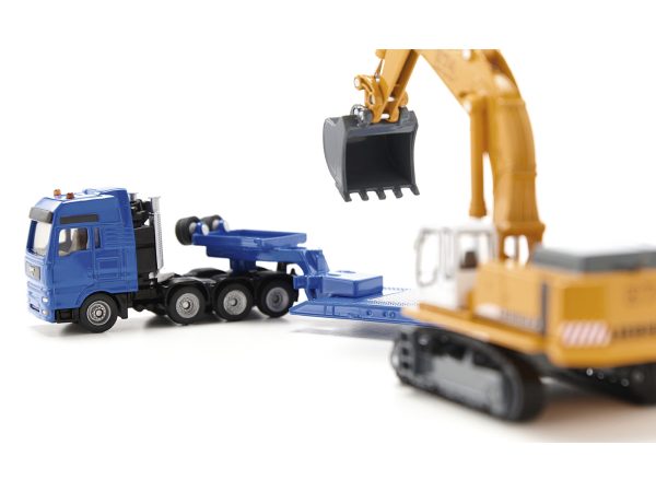 Heavy Haulage Flatbed Transporter Blue and Liebherr 974 Litronic Excavator Yellow 1/87 (HO) Diecast Models by Siku - Image 4